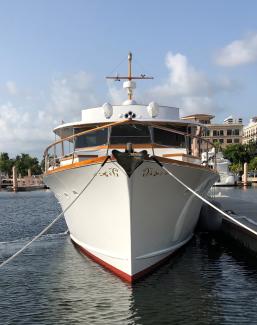 Fully restored 72' Trumpy motor yacht (1972)