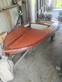 Glendale 12 ft plywood runabout, on trailer looking at bow port side