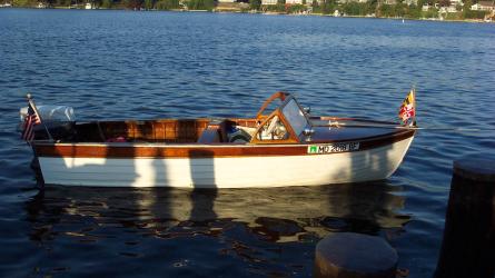 1960 16’ Thompson Seacoaster, in water