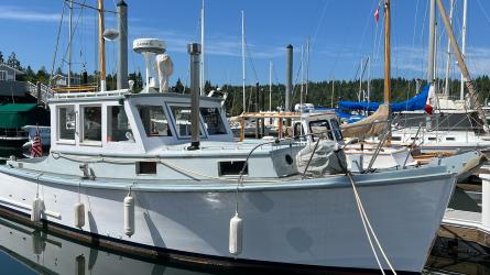 1972 Custom Sedan Cruiser, moored starboard bow side view