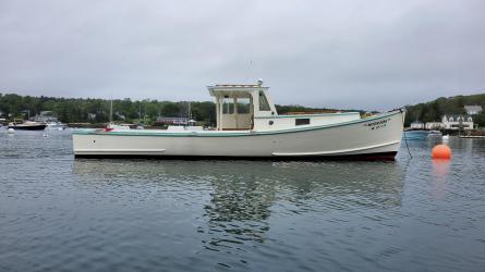 34' Fred Lenfesty lobster pleasure, in water starboard side