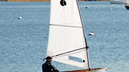 Bristol Seacraft Chick, undersail, starboard side view
