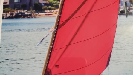 Catspaw Dinhgy, undersail looking at bow port side
