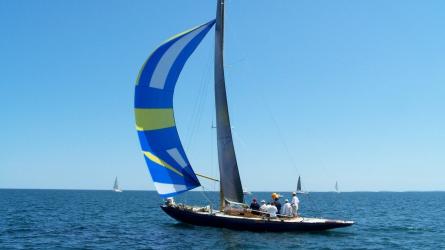 Classic Racing Sloop, undersail