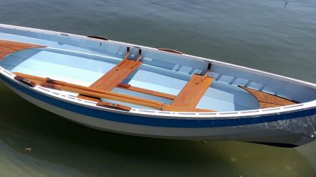 DOUG HYLAN DESIGN 13' BEACH PEA, in water 