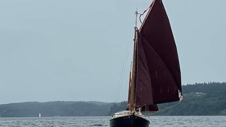 Iain Oughtred Eun Na Mara built in Port Townsend, underway