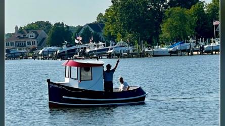14' Candu-EZ Mini Tug by Berkeley Engineering., underway port side view