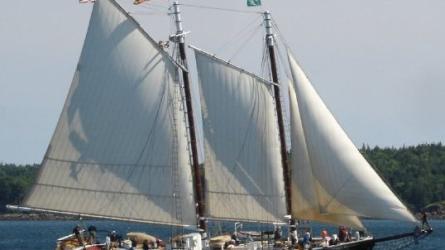 Maine cruise schooner J. & E. RIGGIN