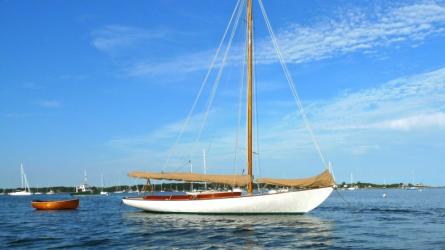 BAGATELLE, N.G. Herreshoff Buzzards Bay 25.