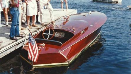 THE SHEIK is a 1985 replica of a 1920s Gold Cup raceboat. 