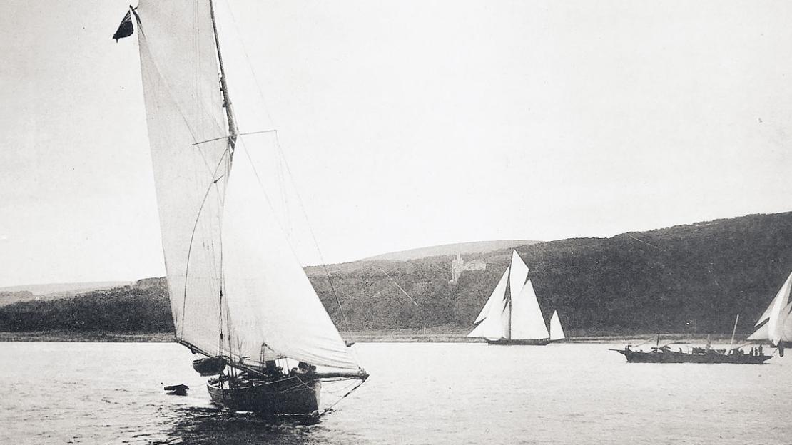 BLOODHOUND sails in 1885