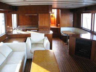 TRAWLER YACHT 585