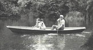 Voyager under paddle