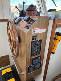1972 Custom Sedan Cruiser, controls and wheel