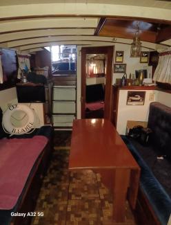 1929 44'  bridge deck cruiser, inside dining area