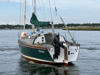 Stratus 926 Silmaril, in water stern view