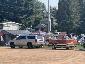 One of a kind DeFir 16' Mahogany Runabout