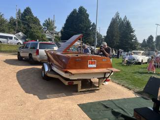 One of a kind DeFir 16' Mahogany Runabout