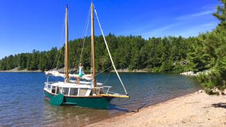 Gaff-Rigged, Sharpie, Leeboard Schooner - Phil Bolger Design