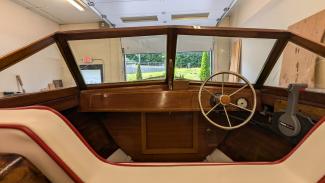 Adorable One-of-a-kind 18' Runabout / Picnic Boat