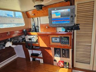 2002 Reuel Parker 50' Ketch "Tien Hou", controls, nav system