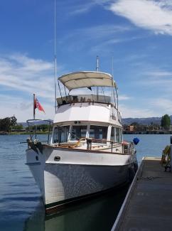 GB32 HONEY BEA on the Oakland Alameda Estuary