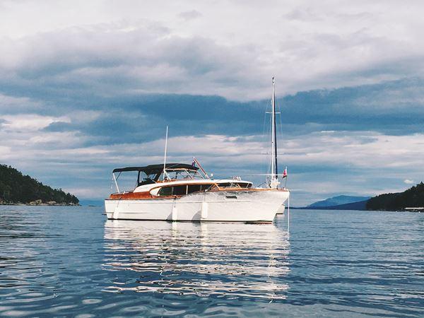 BIANCA, a 32' Chris-Craft cabin cruiser.