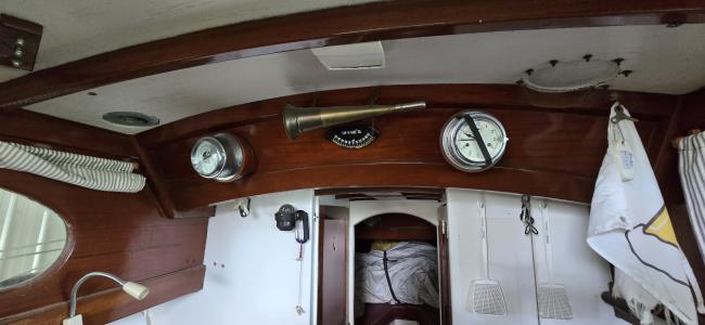32' Rhodes sloop,  inside view