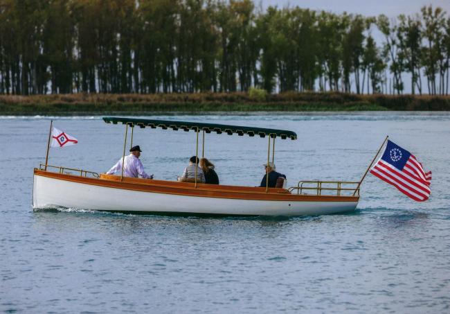 1906 ELCO ELECTRIC LAUNCH -Willow underway