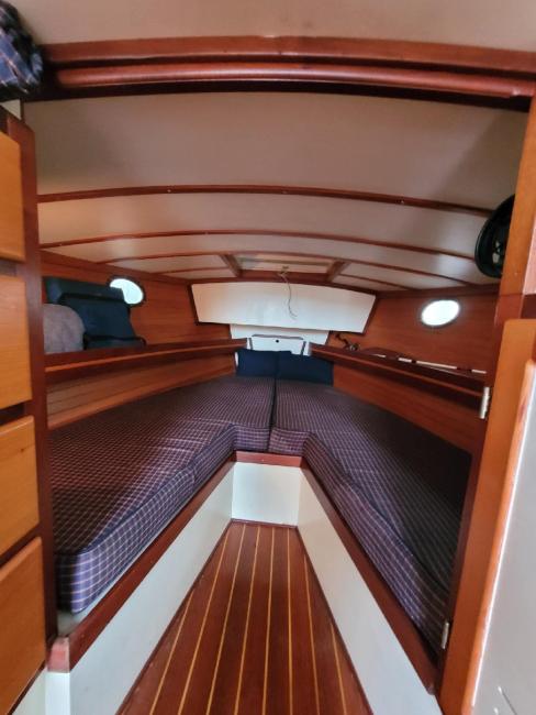 2008 27' custom cruiser, v berth