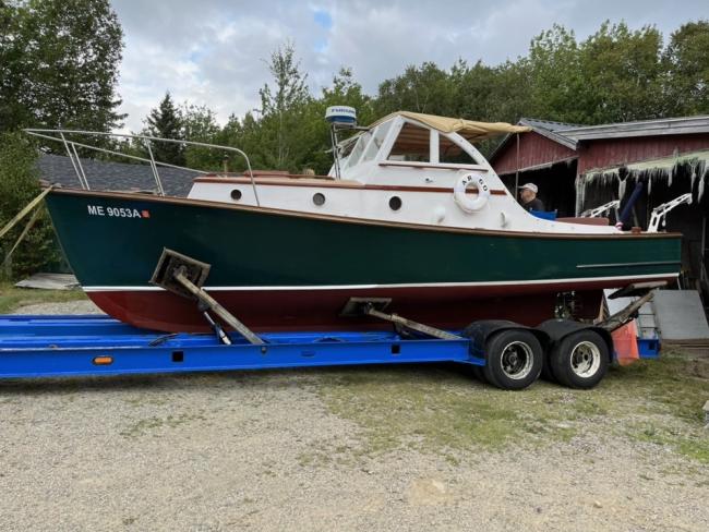 28' Bunker & Ellis, bass boat,1960,  on trailer