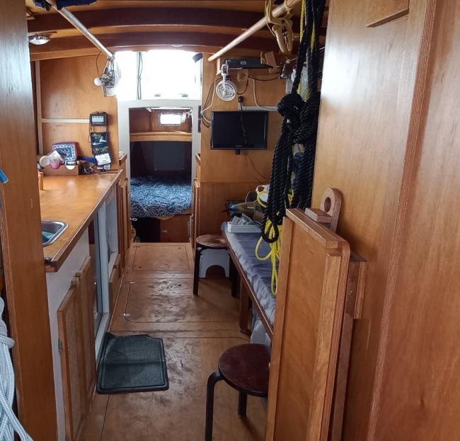 36' DEVLIN TRAWLER, 2012, view inside
