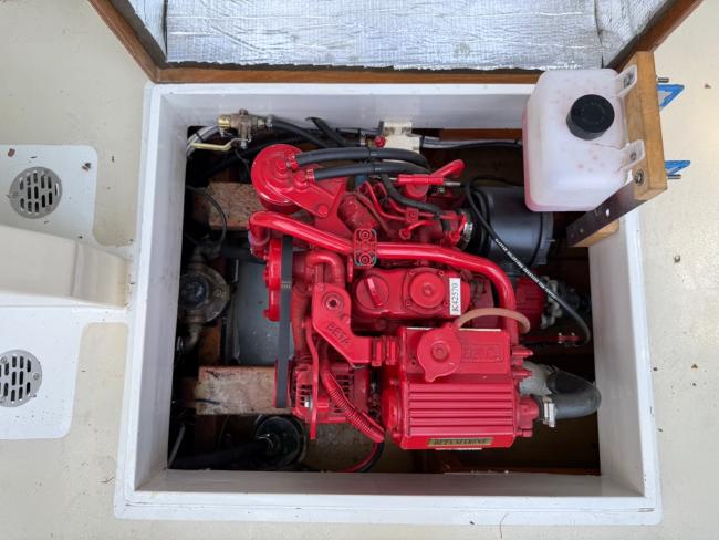 AREY'S XFC 22' CAT, engine