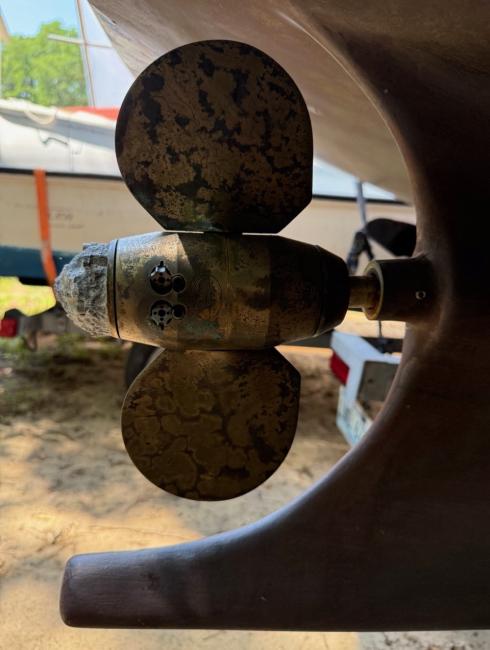 AREY'S XFC 22' CAT, perpeller