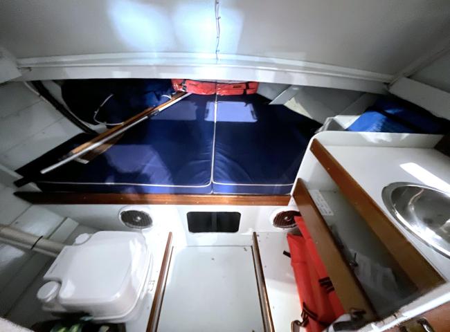 1968/2018 CHRIS-CRAFT CAVALIER CUTLASS 27, cabin vberth
