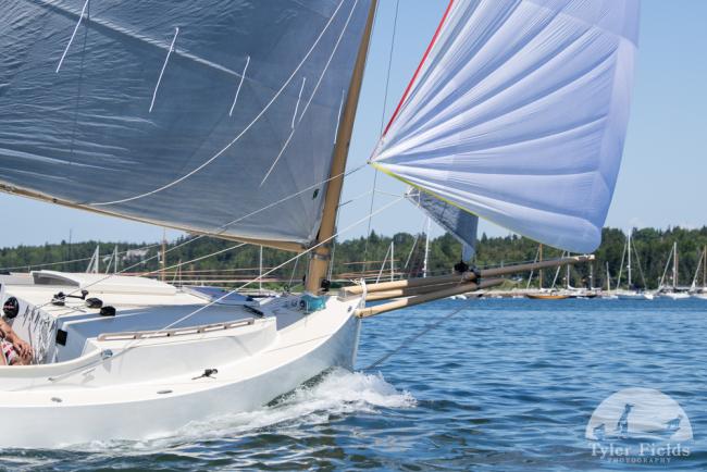 AREY'S XFC 22' CAT, undersail