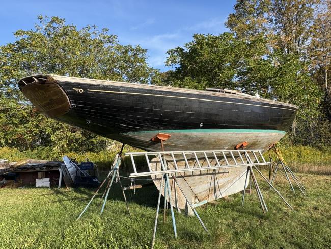 HINCKLEY 44' YAWL, starboard side view
