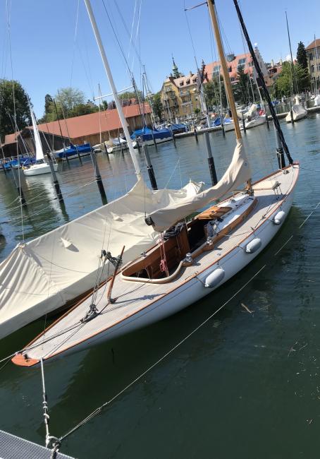Unique 39ft Cruiser Racer “Carina”, docked starboard side view