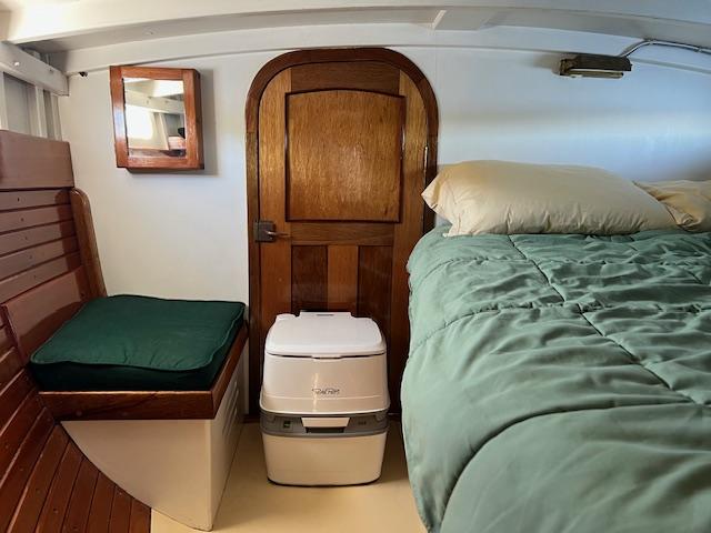 30’ BOLGER CAT-YAWL, head and bed