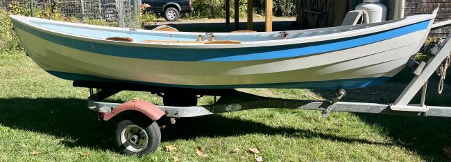 DOUG HYLAN DESIGN 13' BEACH PEA, on trailer