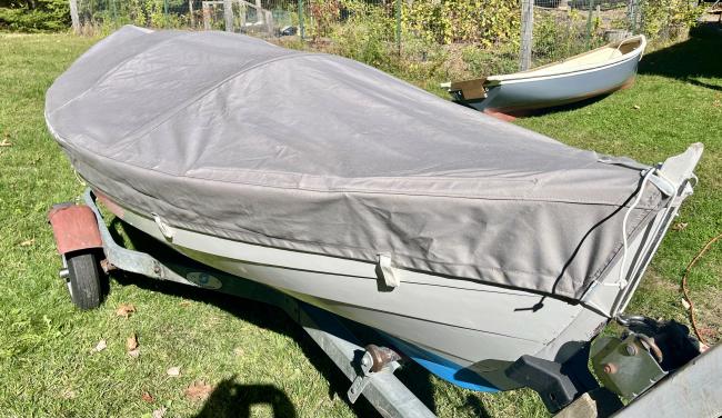 DOUG HYLAN DESIGN 13' BEACH PEA, on trailer covered