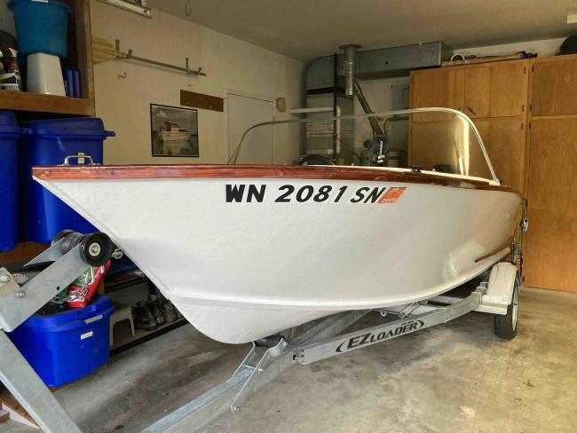 Clark Craft Beauty, Lovingly Built, bow end port side view