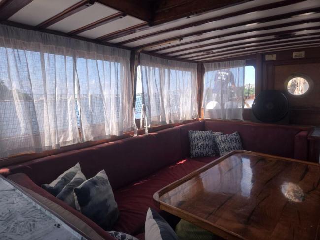 66' 1966 Custom 66 For Sale, inside dining area