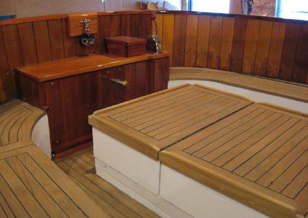 Fenwick Williams 18' Catboat Alden No. 838 with Tender and Brand New Trailer, view upclose