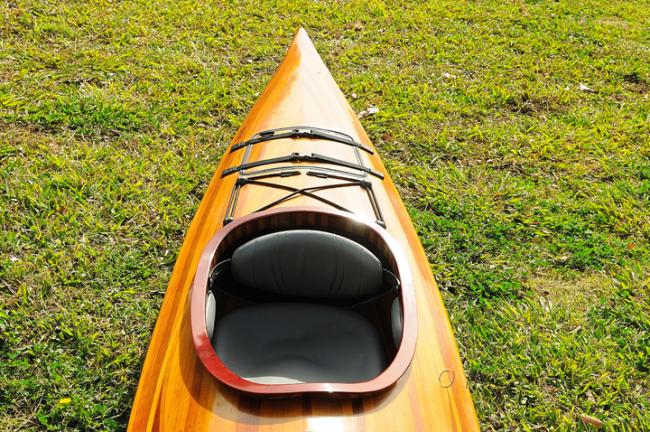 Wooden Kayak Miramichi 17'  - 1 person, upclose photo of seat