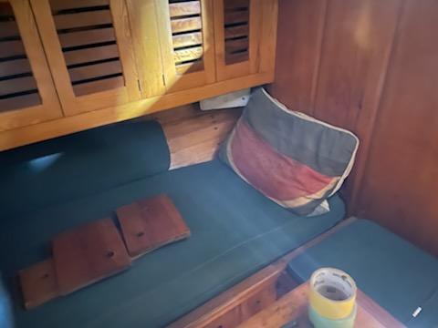 MacIntosh Schooner for sale, inside view