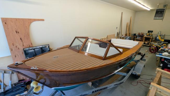 Adorable One-of-a-kind 18' Runabout / Picnic Boat