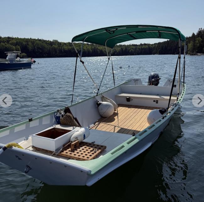 19' Hylan Big Ben Garvey (2012), in water starboard stern view