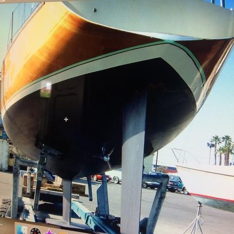 "SHADOWFOX" 31' Ocean crossing cruiser, underneath, view of keel