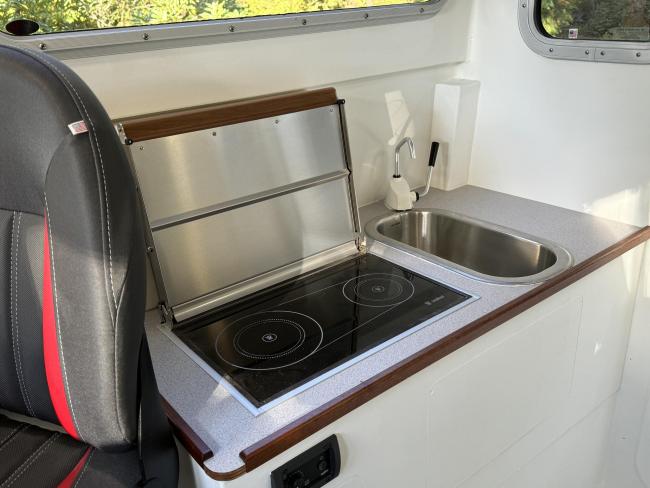 Tolman Jumbo 24, view of stove and sink